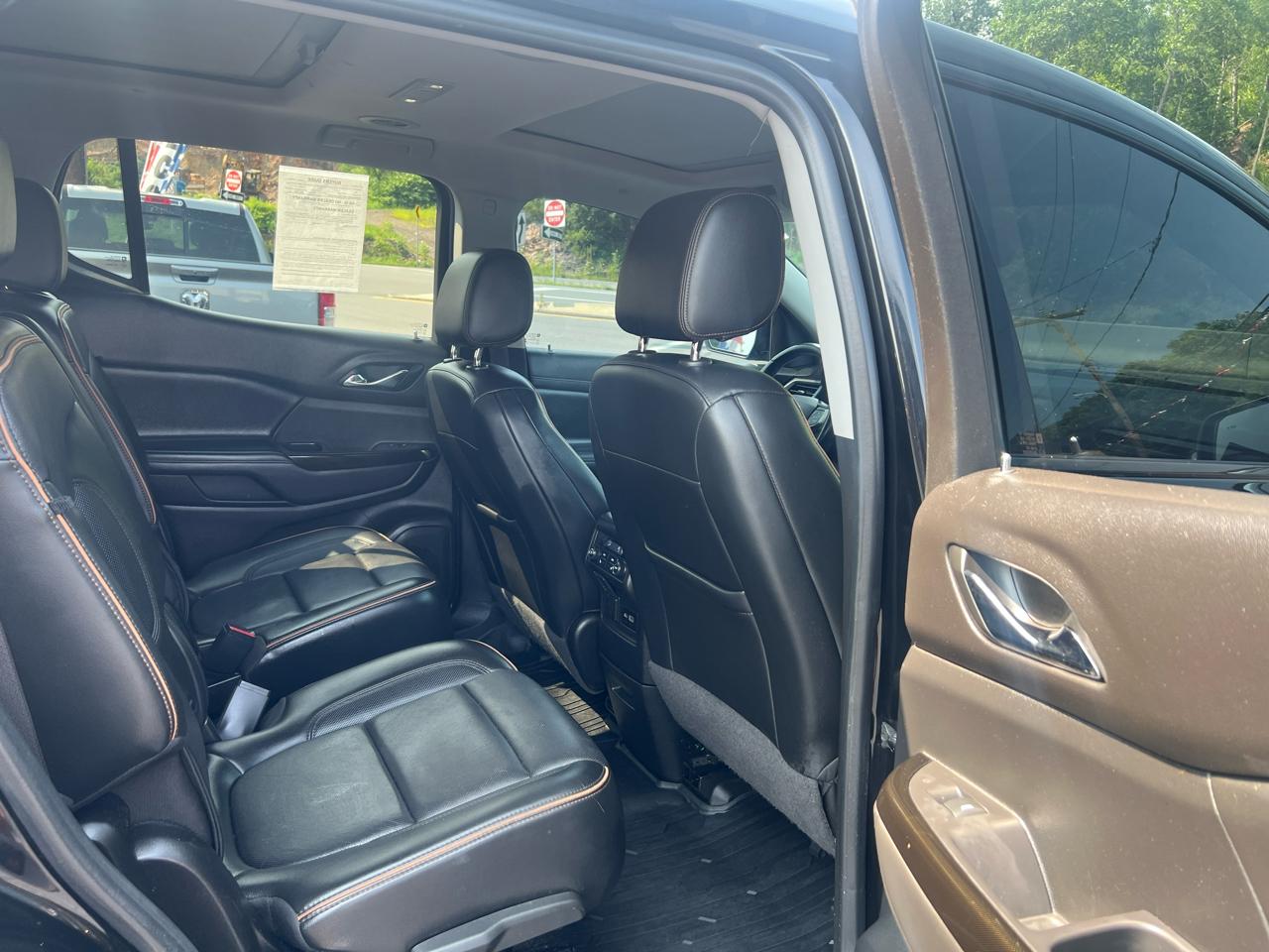 GMC Acadia AWD 4dr AT4 2022