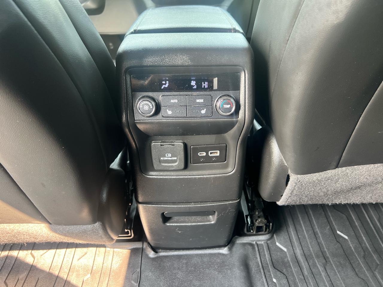 GMC Acadia AWD 4dr AT4 2022