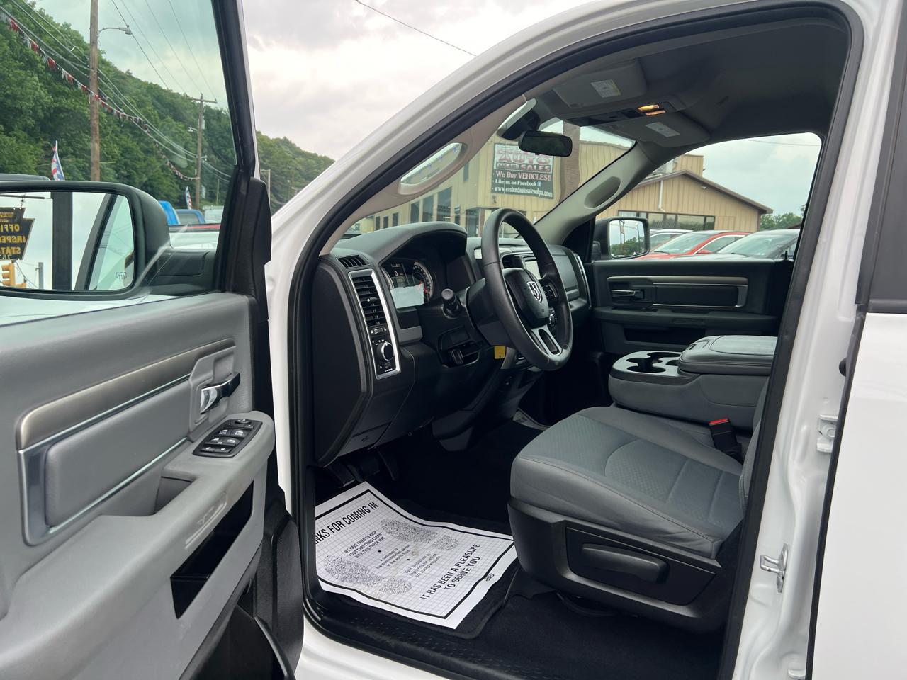 RAM 1500 Classic Tradesman Crew Cab LWB 4WD 2019