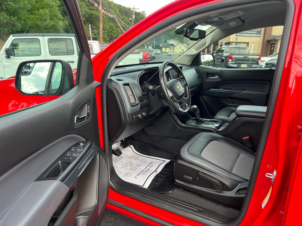 Chevrolet Colorado Z71 Crew Cab Short Box 4WD 2020
