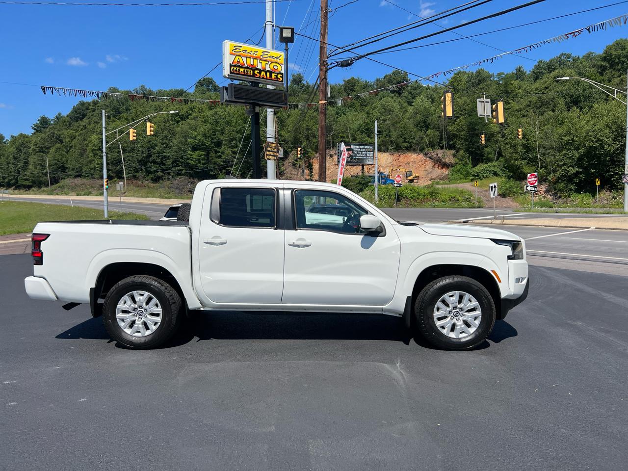 Nissan Frontier SV Crew Cab 4WD 2022