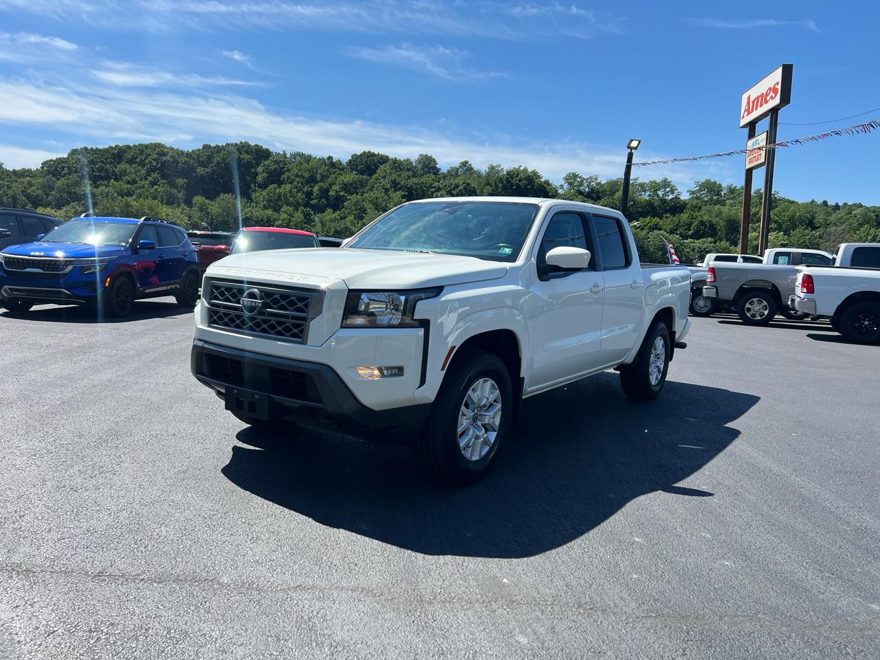 Nissan Frontier SV Crew Cab 4WD 2022