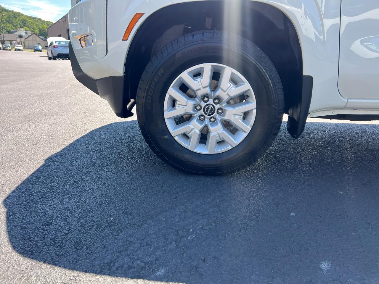 Nissan Frontier SV Crew Cab 4WD 2022