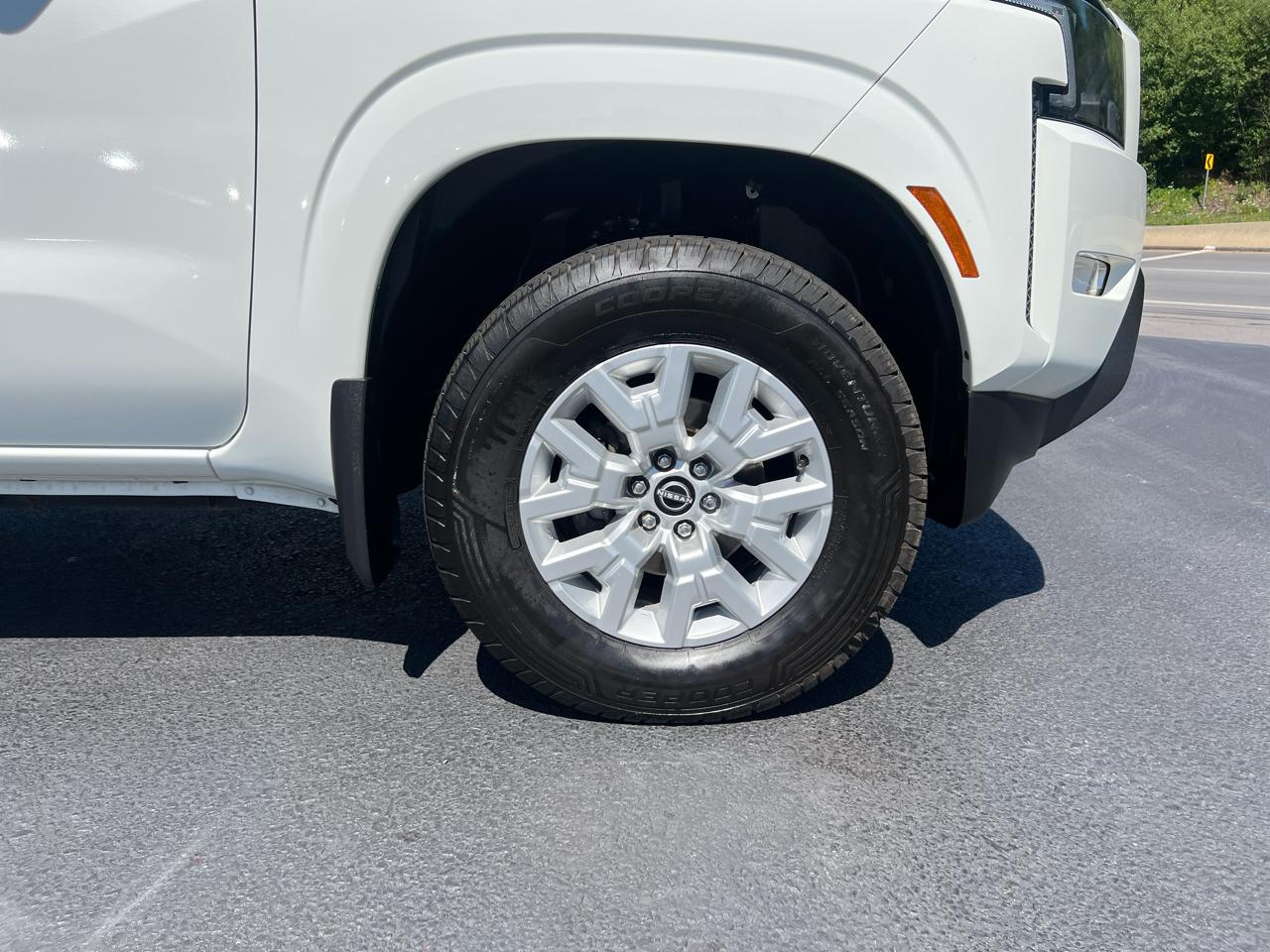 Nissan Frontier SV Crew Cab 4WD 2022