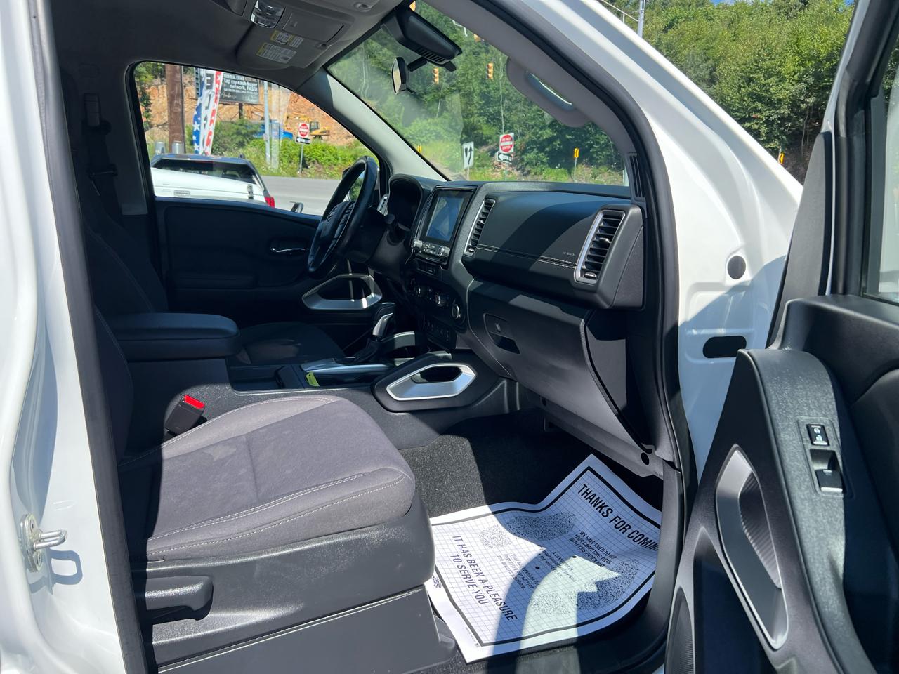 Nissan Frontier SV Crew Cab 4WD 2022