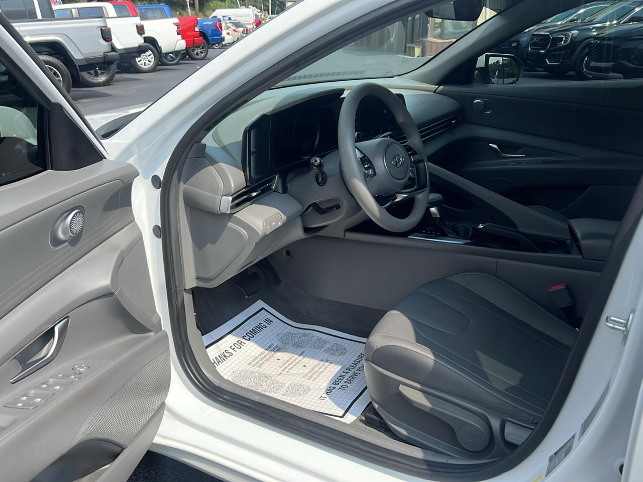 Hyundai Elantra SEL 2022