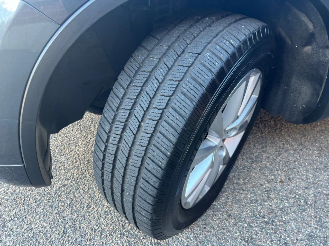 2013 Volkswagen Touareg VR6 Lux photo 2