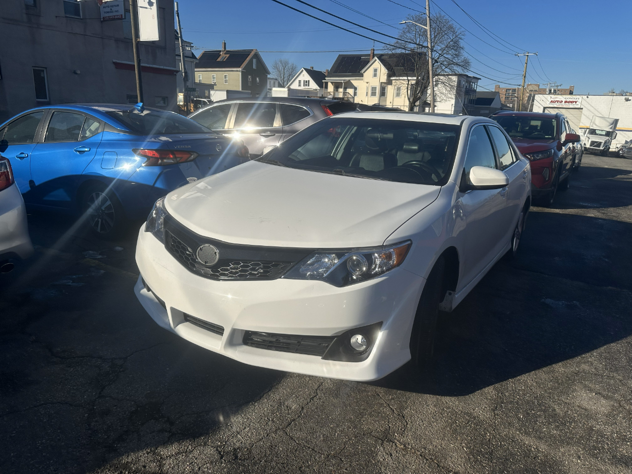 Toyota Camry 4dr Sdn I4 Auto XLE (Natl) 2013
