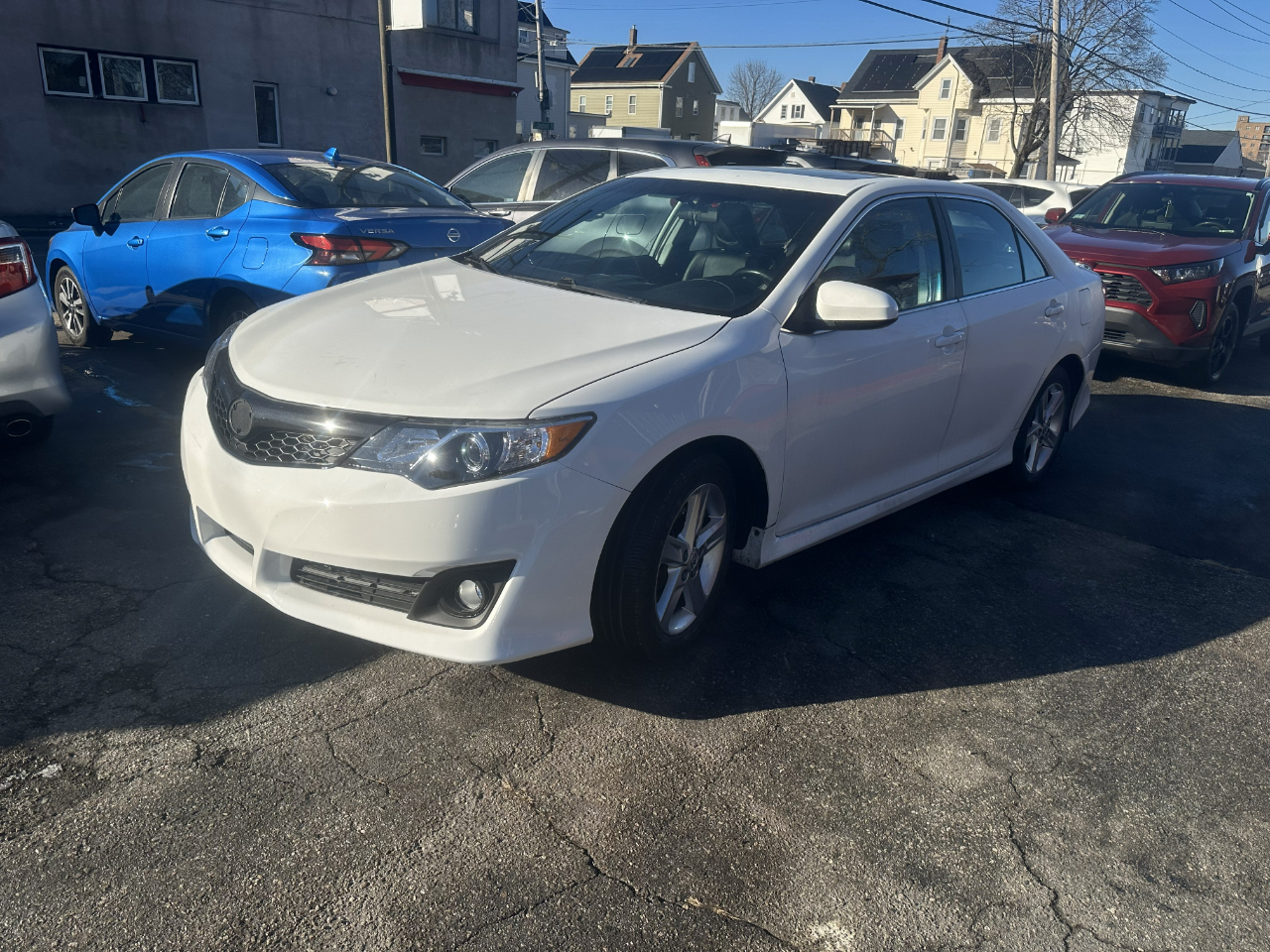 Toyota Camry 4dr Sdn I4 Auto XLE (Natl) 2013