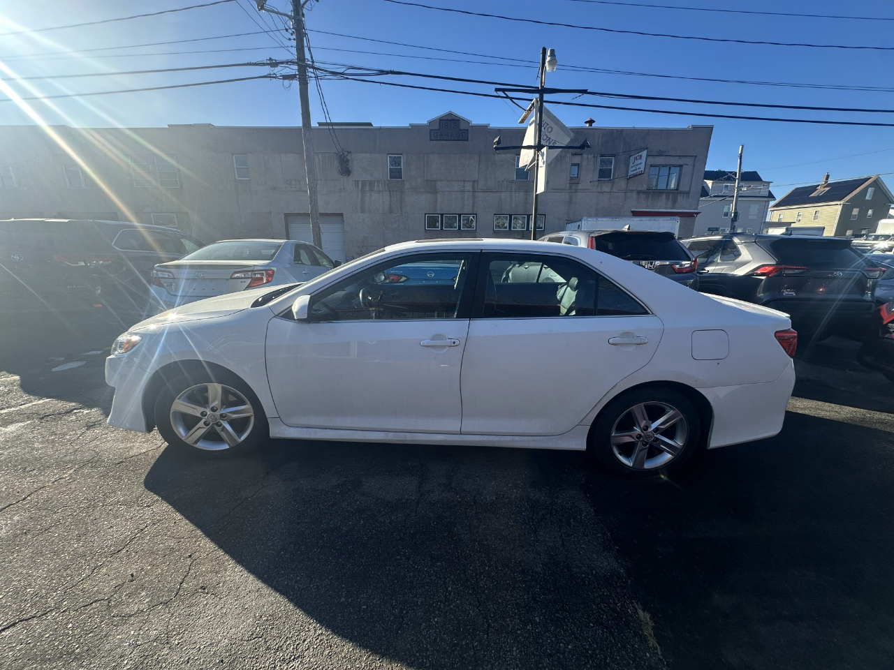 Toyota Camry 4dr Sdn I4 Auto XLE (Natl) 2013