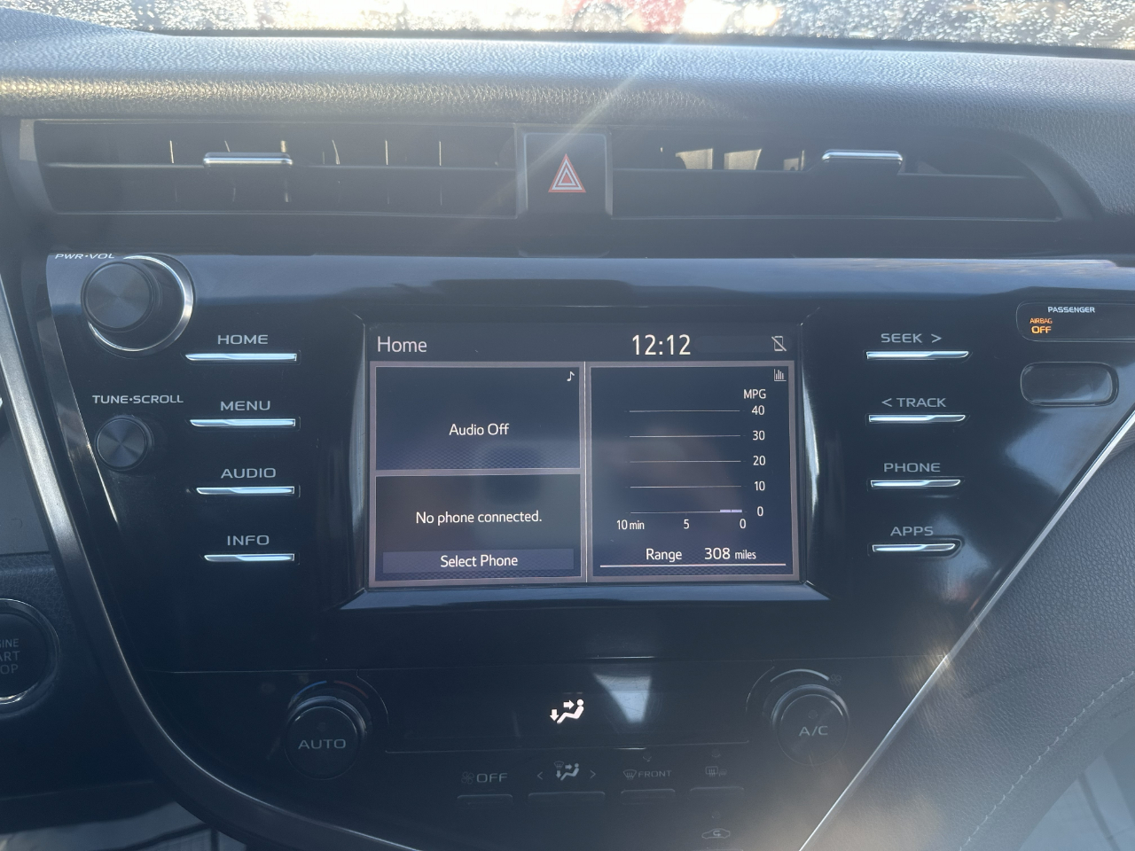 Toyota Camry XLE Auto (Natl) 2018