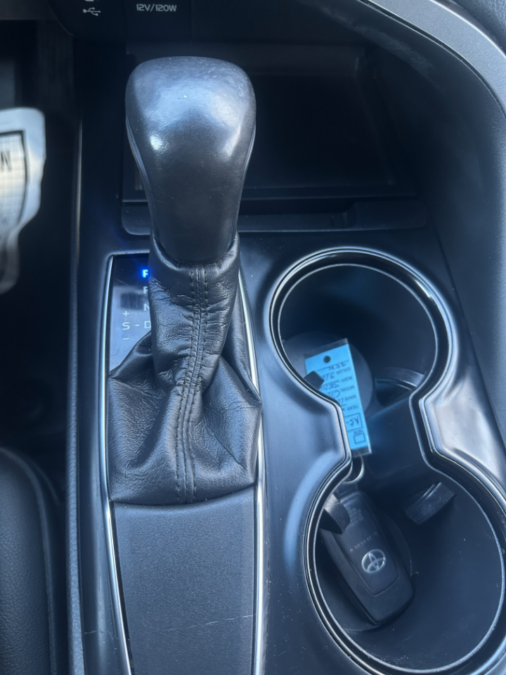 Toyota Camry XLE Auto (Natl) 2018