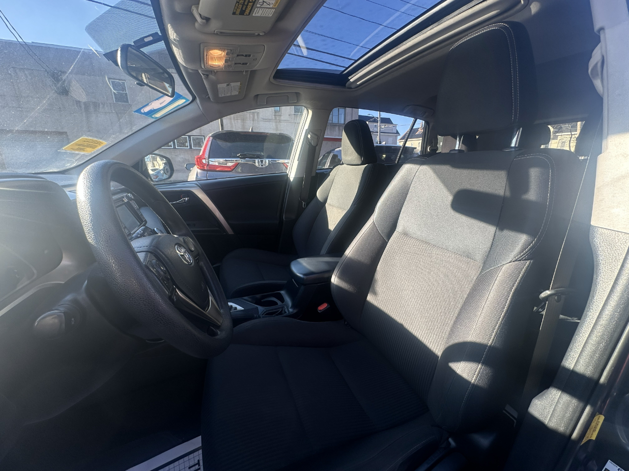 Toyota RAV4 AWD 4dr XLE (Natl) 2014