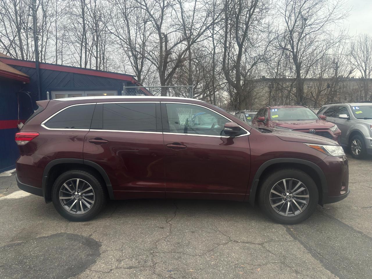 Toyota Highlander XLE V6 AWD (Natl) 2017