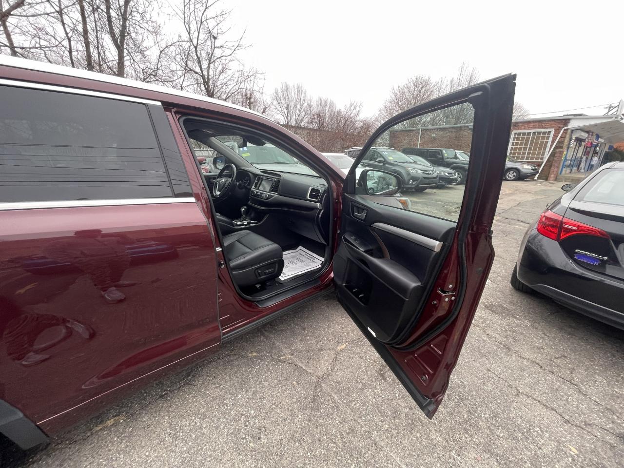 Toyota Highlander XLE V6 AWD (Natl) 2017