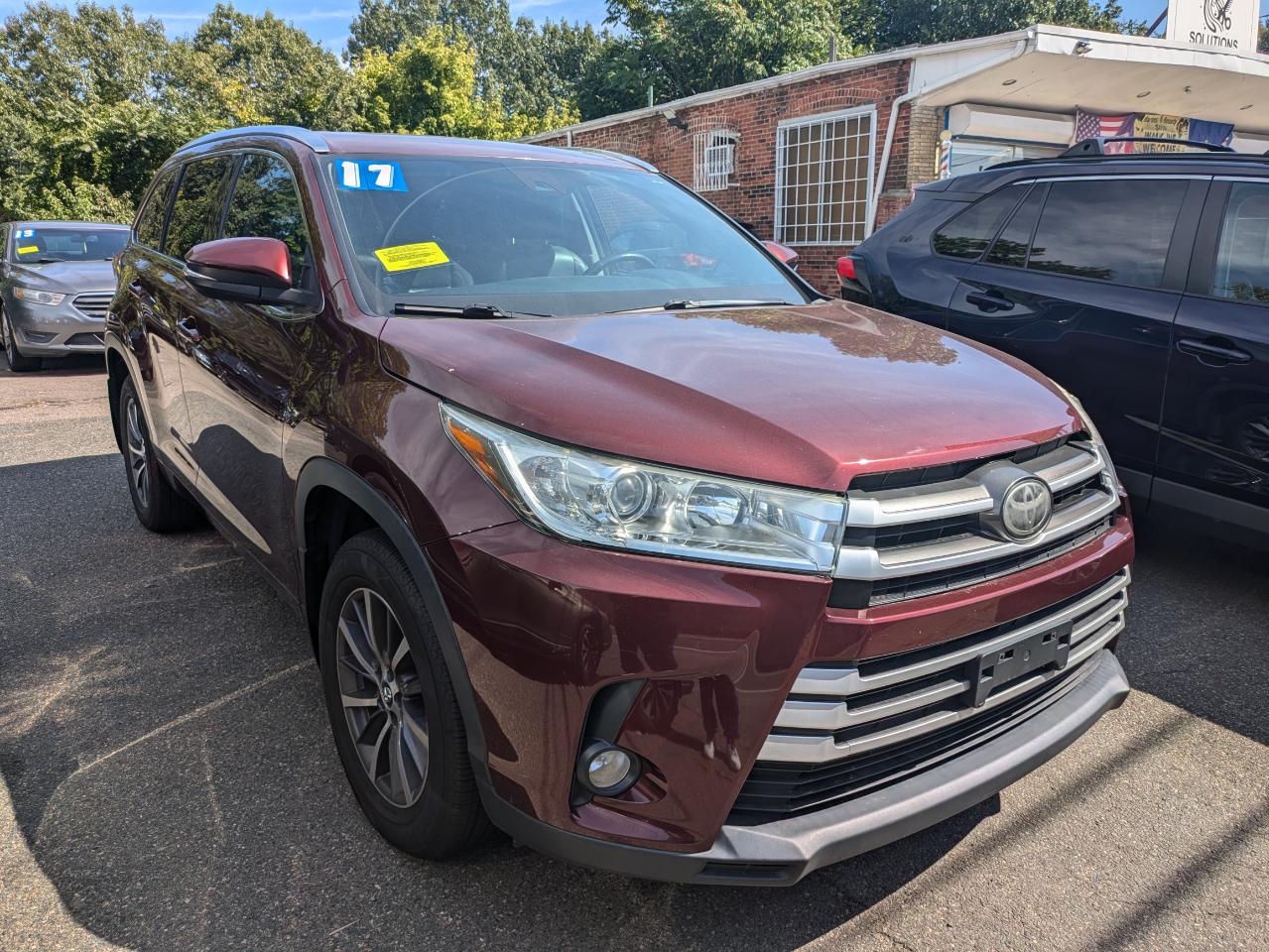 Toyota Highlander XLE V6 AWD (Natl) 2017
