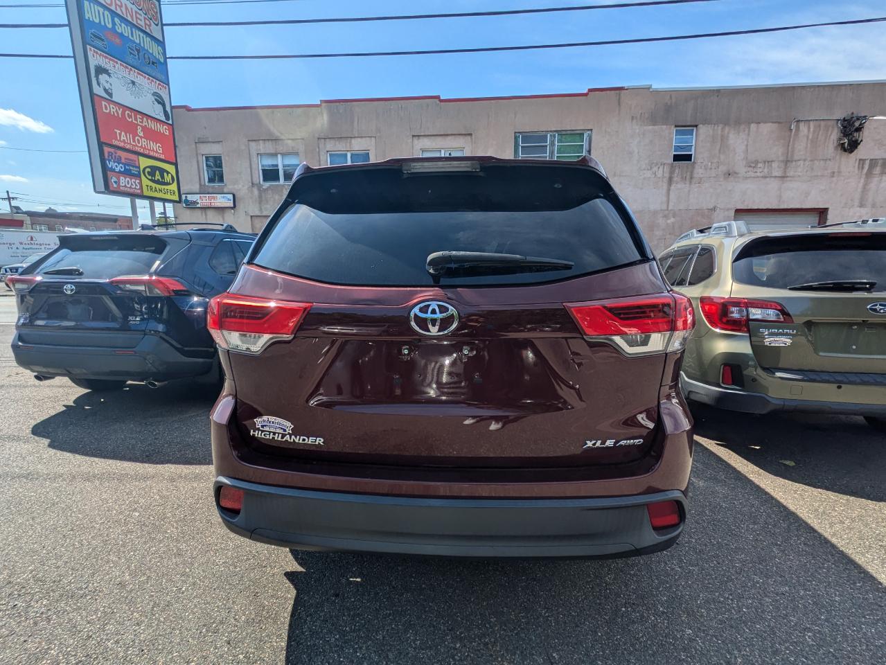 Toyota Highlander XLE V6 AWD (Natl) 2017