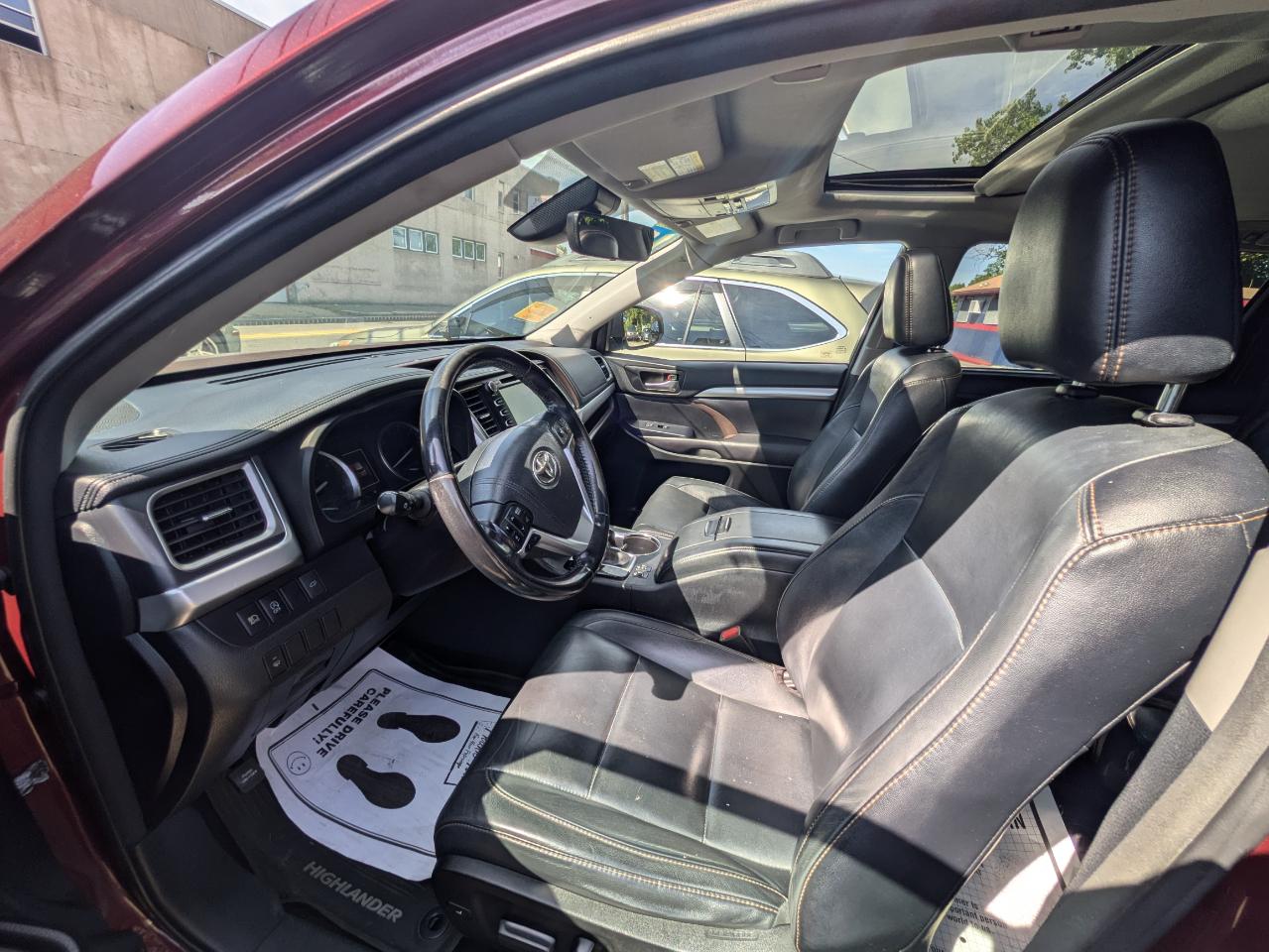 Toyota Highlander XLE V6 AWD (Natl) 2017