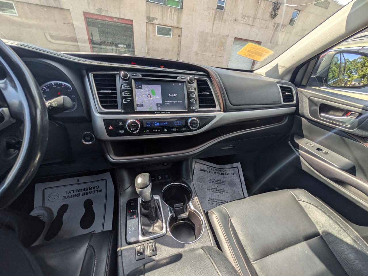 Toyota Highlander XLE V6 AWD (Natl) 2017