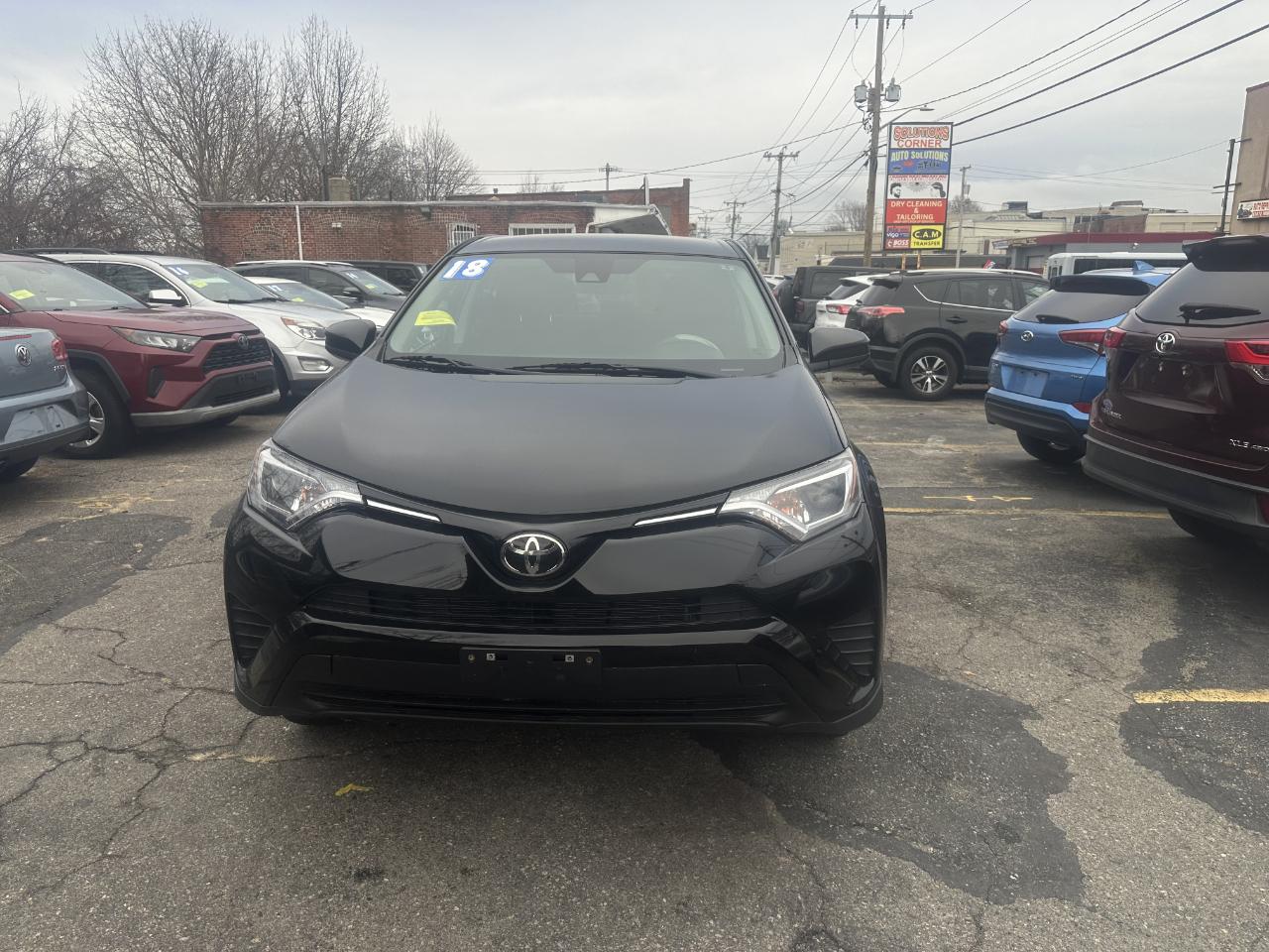 Toyota RAV4 LE AWD (Natl) 2018