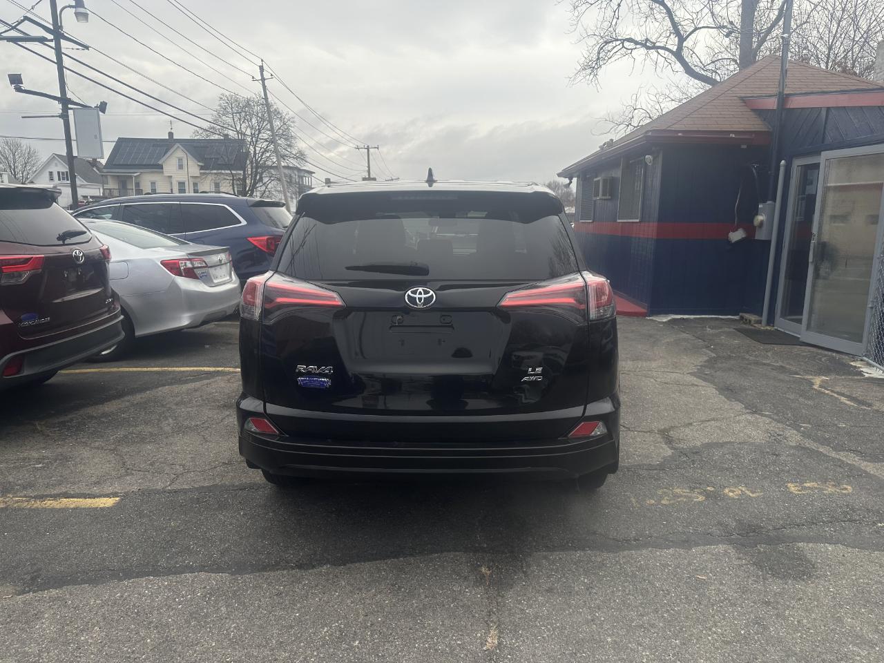 Toyota RAV4 LE AWD (Natl) 2018