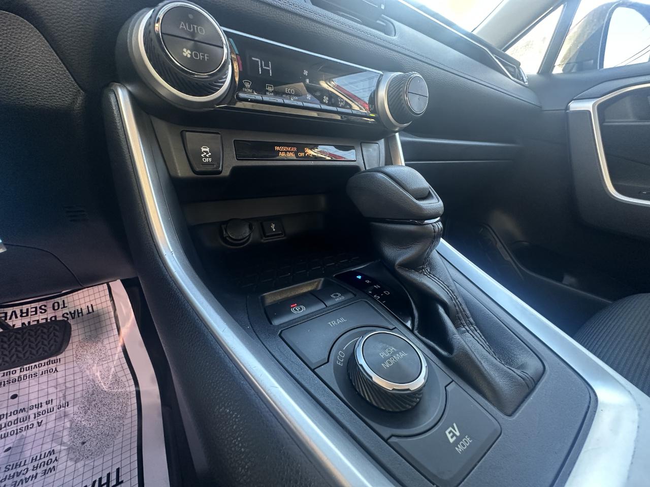 Toyota RAV4 Hybrid LE AWD (Natl) 2020