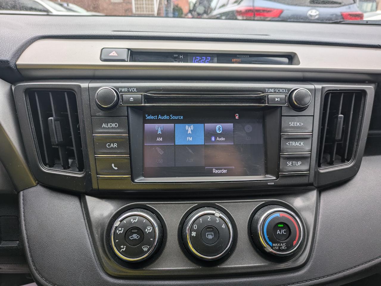 Toyota RAV4 AWD 4dr LE (Natl) 2015