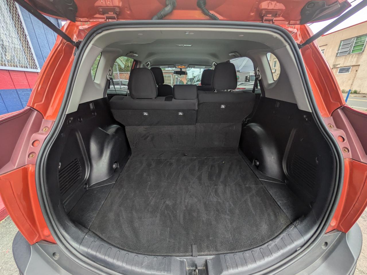 Toyota RAV4 AWD 4dr LE (Natl) 2015