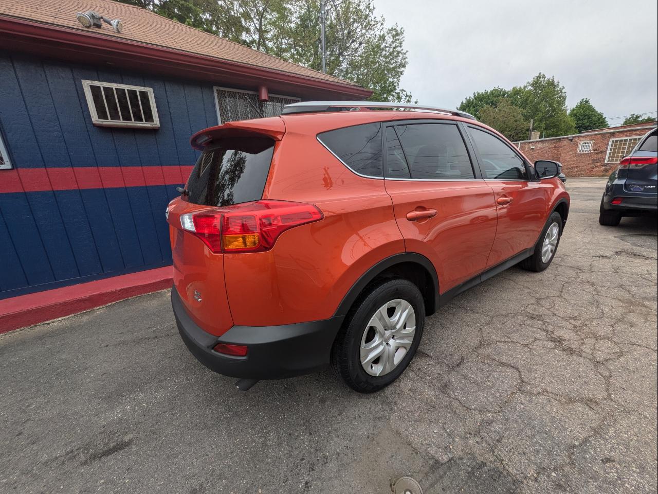 Toyota RAV4 AWD 4dr LE (Natl) 2015