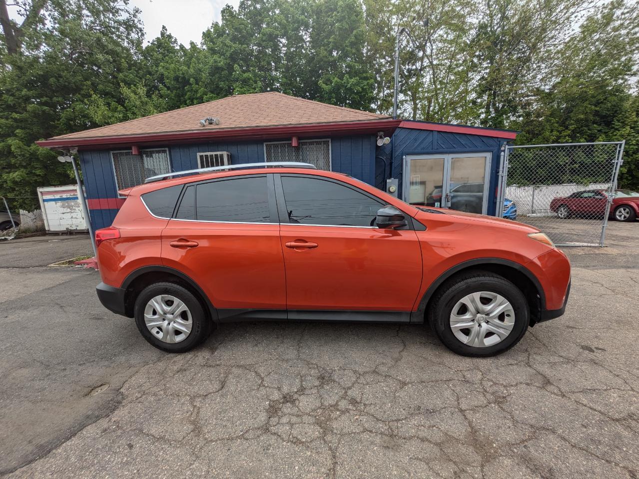 Toyota RAV4 AWD 4dr LE (Natl) 2015