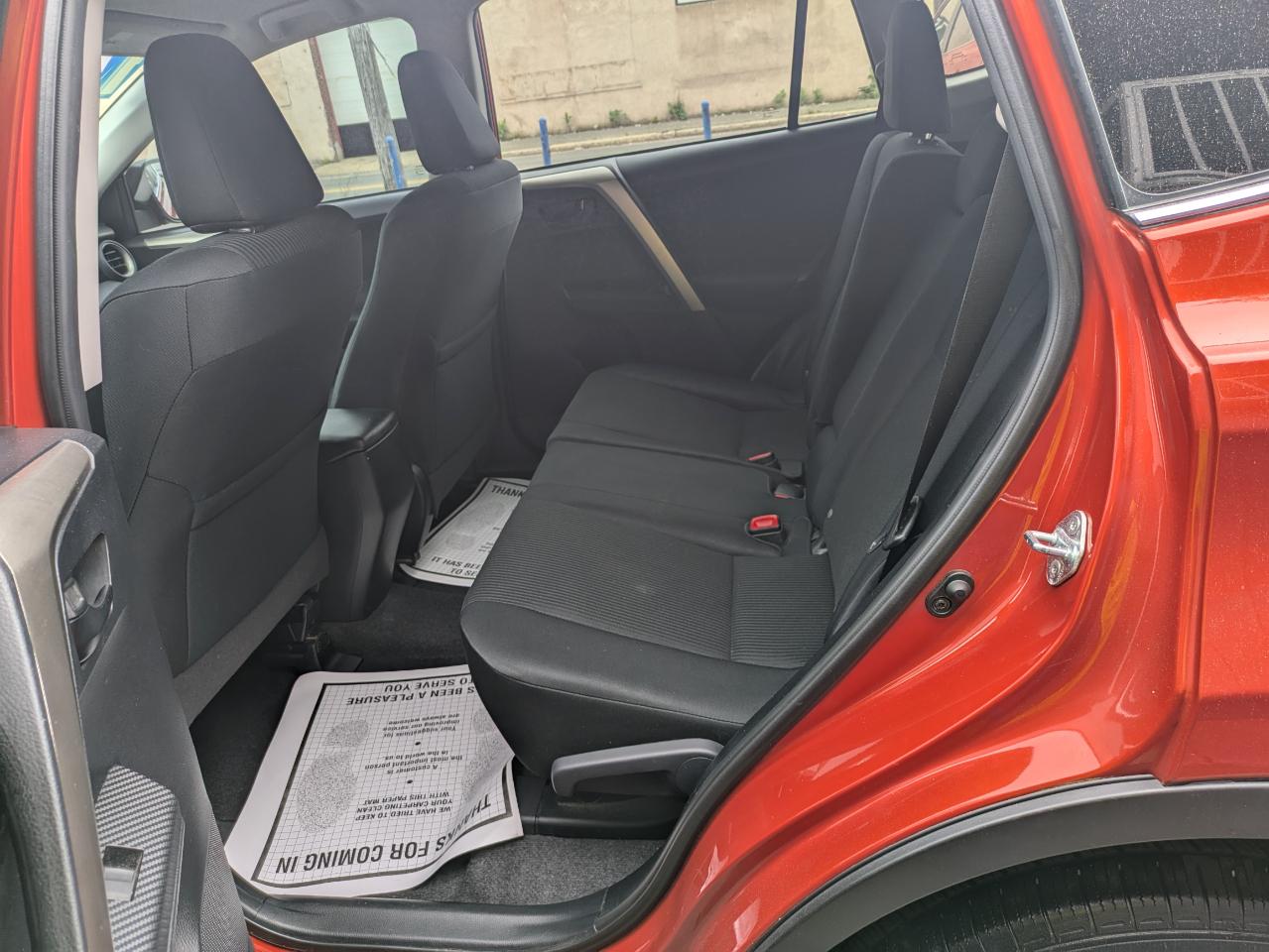 Toyota RAV4 AWD 4dr LE (Natl) 2015