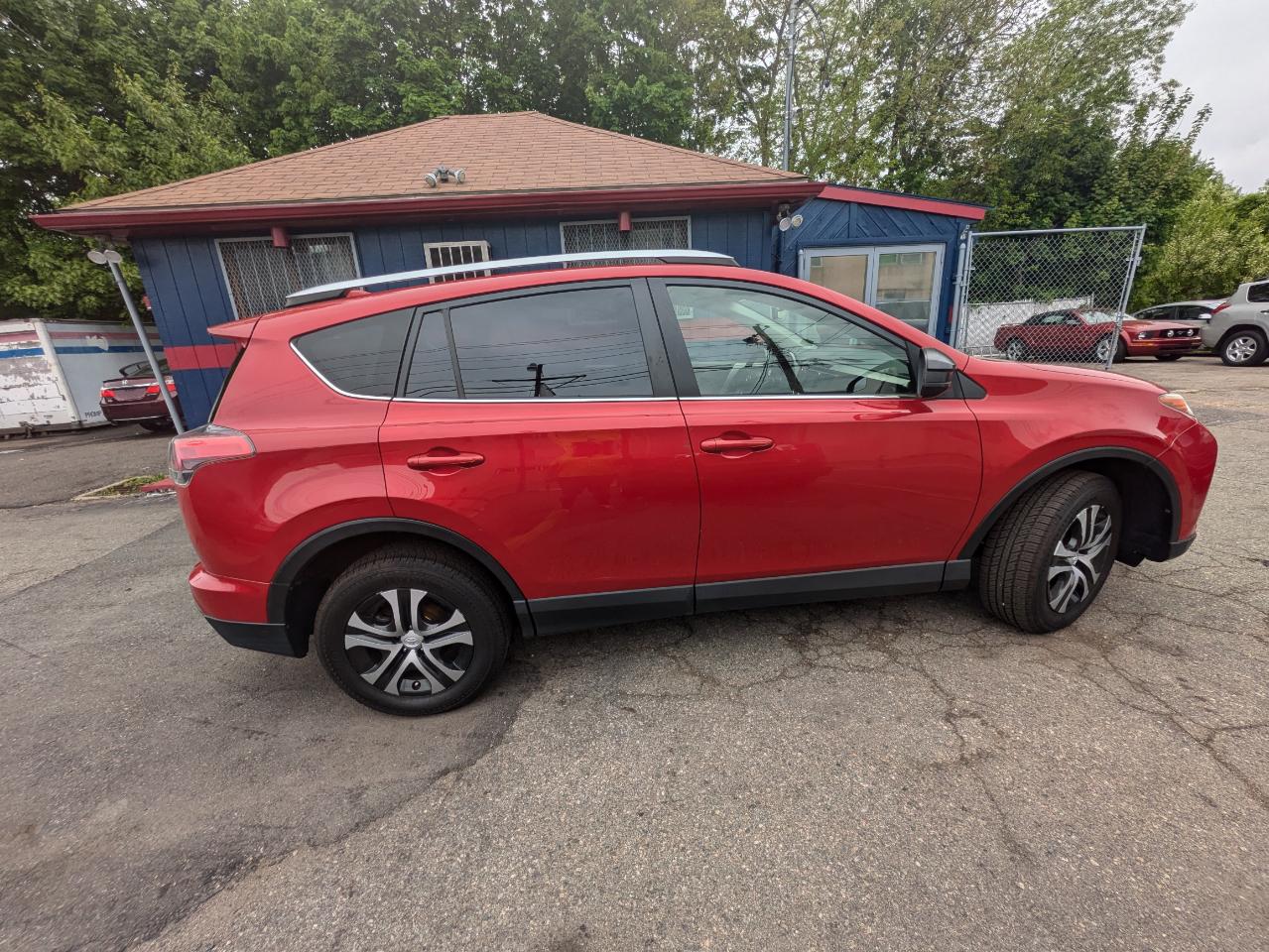 Toyota RAV4 AWD 4dr LE (Natl) 2016