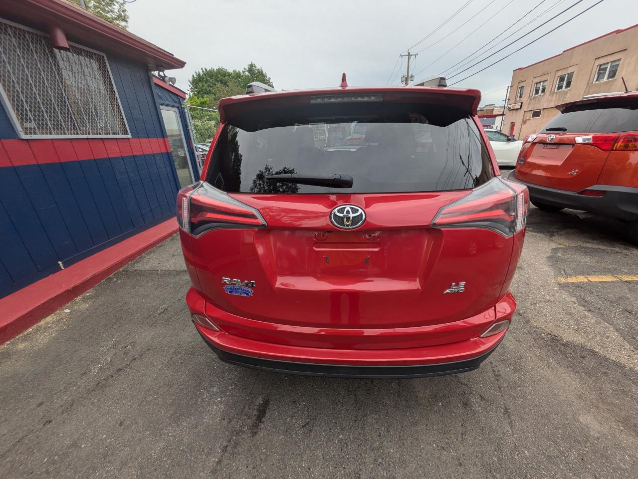 Toyota RAV4 AWD 4dr LE (Natl) 2016