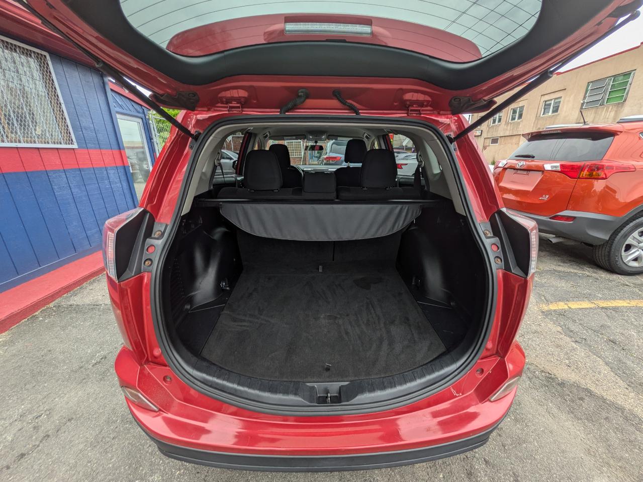 Toyota RAV4 AWD 4dr LE (Natl) 2016
