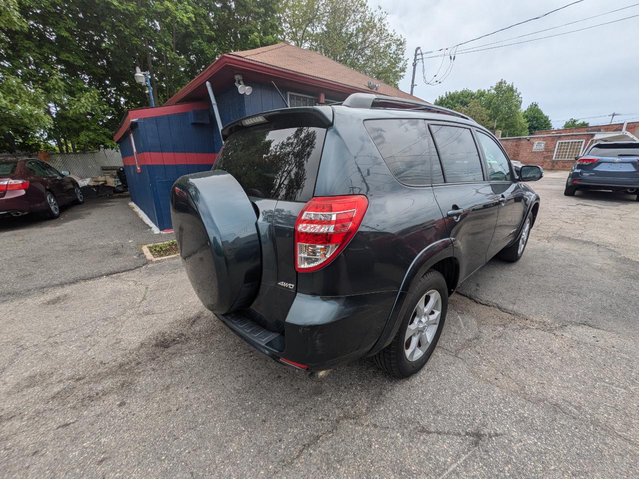 Toyota RAV4 4WD 4dr 4-cyl 4-Spd AT Ltd (Natl) 2011