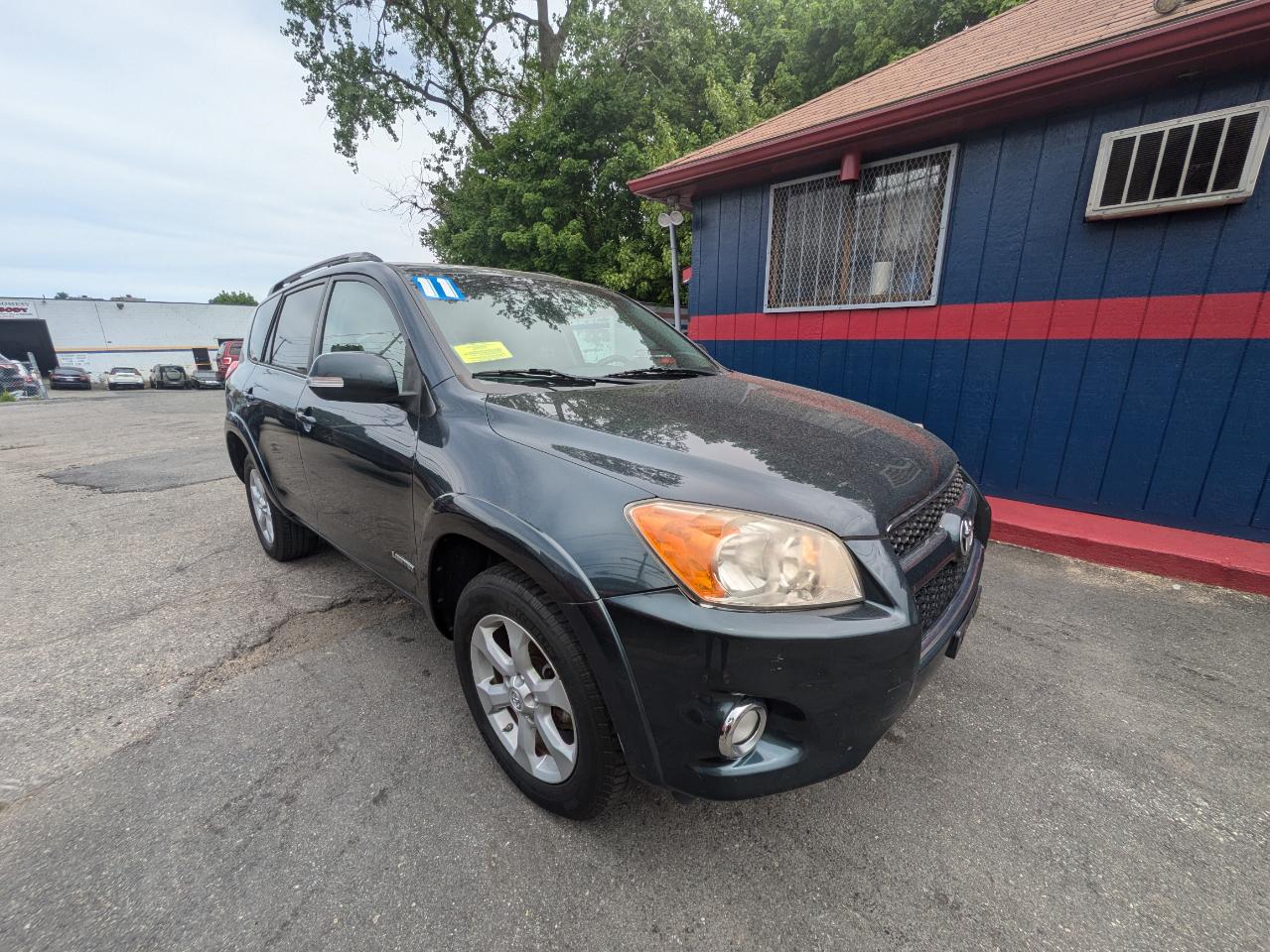 Toyota RAV4 4WD 4dr 4-cyl 4-Spd AT Ltd (Natl) 2011