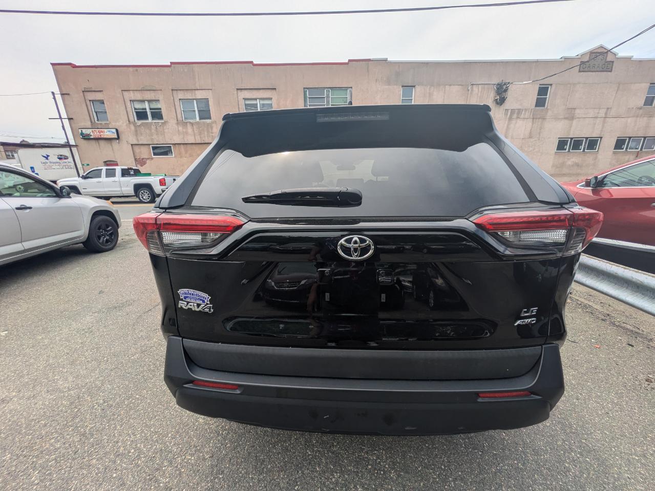 Toyota RAV4 LE AWD (Natl) 2020