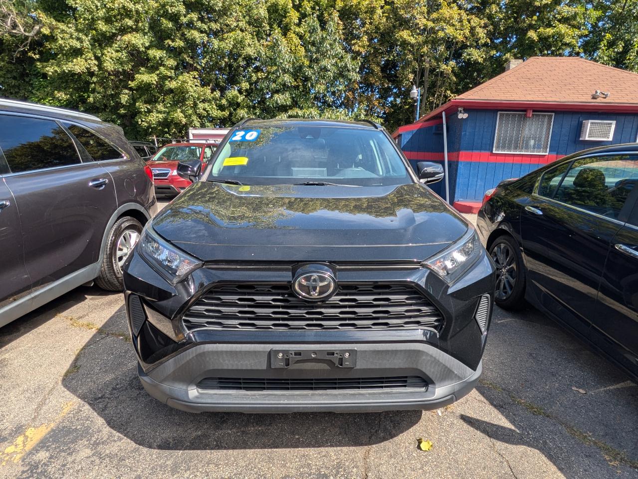 Toyota RAV4 LE AWD (Natl) 2020