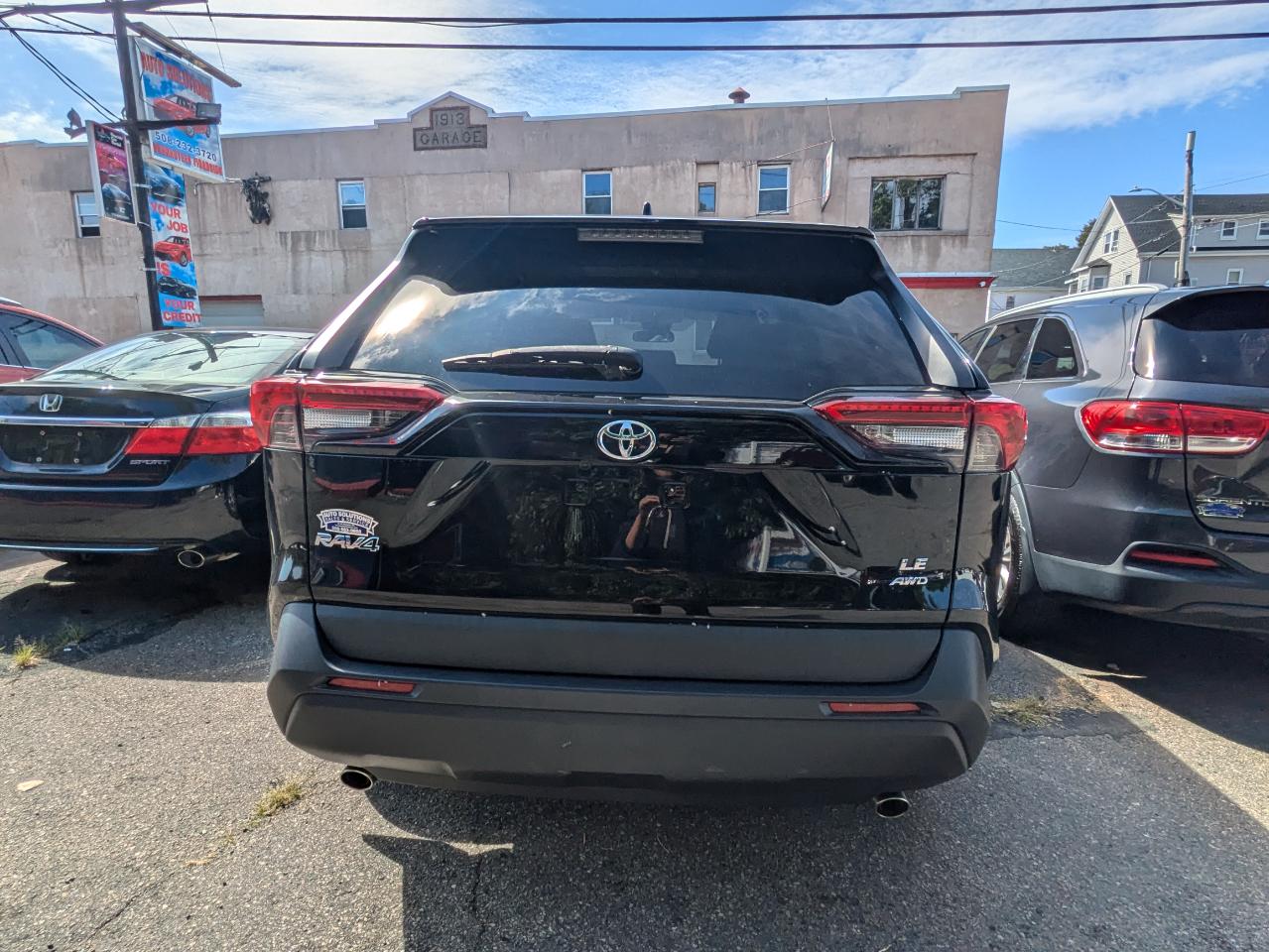 Toyota RAV4 LE AWD (Natl) 2020