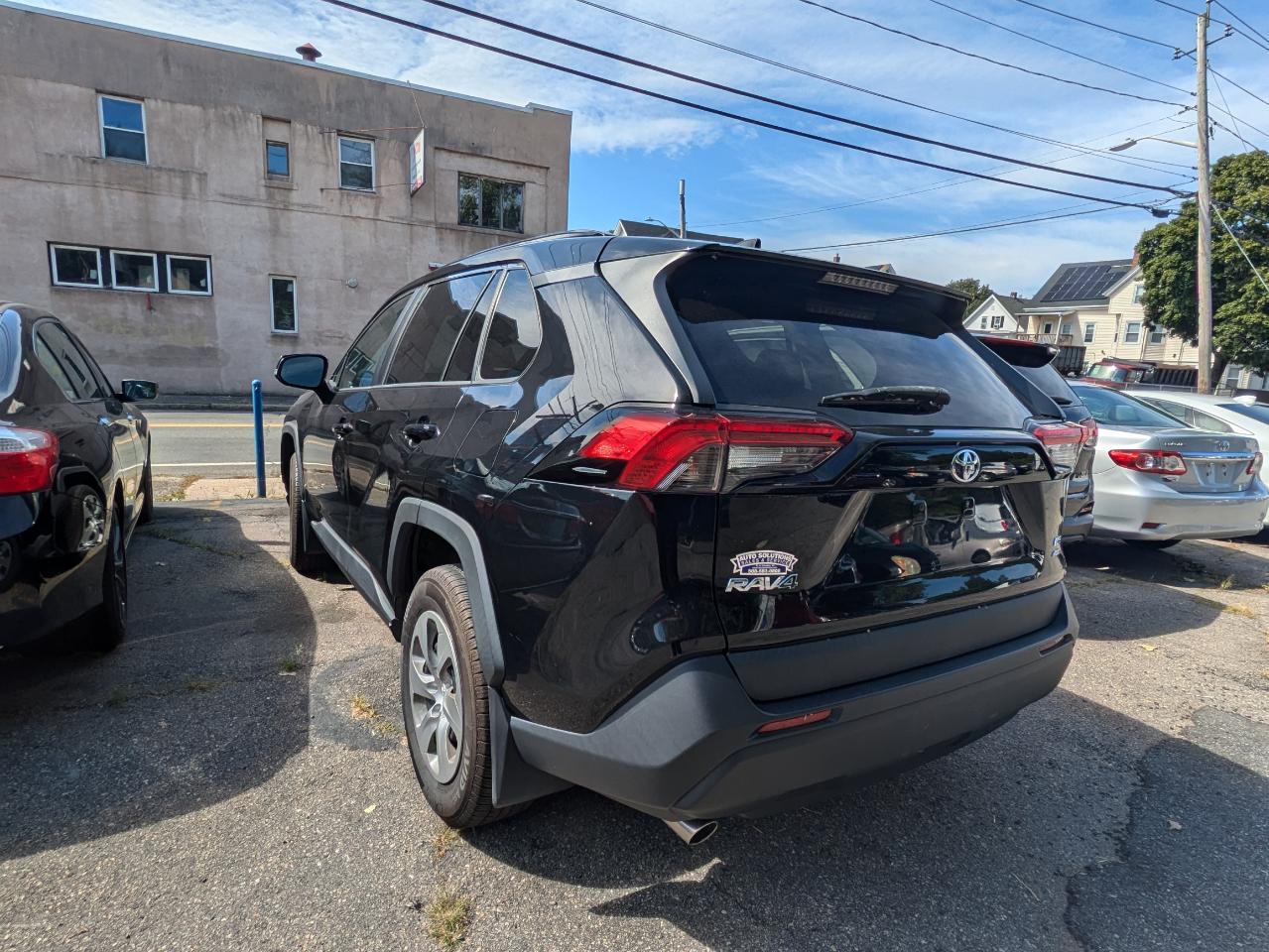 Toyota RAV4 LE AWD (Natl) 2020
