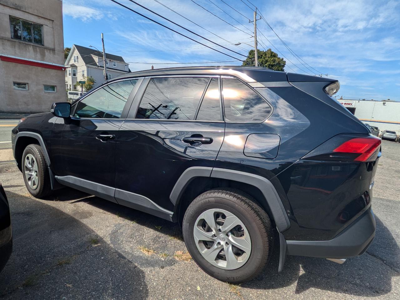 Toyota RAV4 LE AWD (Natl) 2020