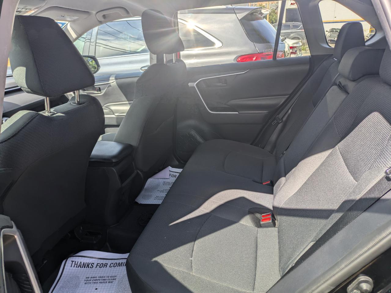 Toyota RAV4 LE AWD (Natl) 2020