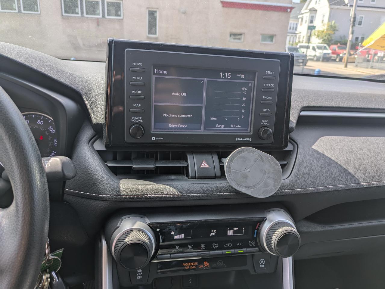 Toyota RAV4 LE AWD (Natl) 2020