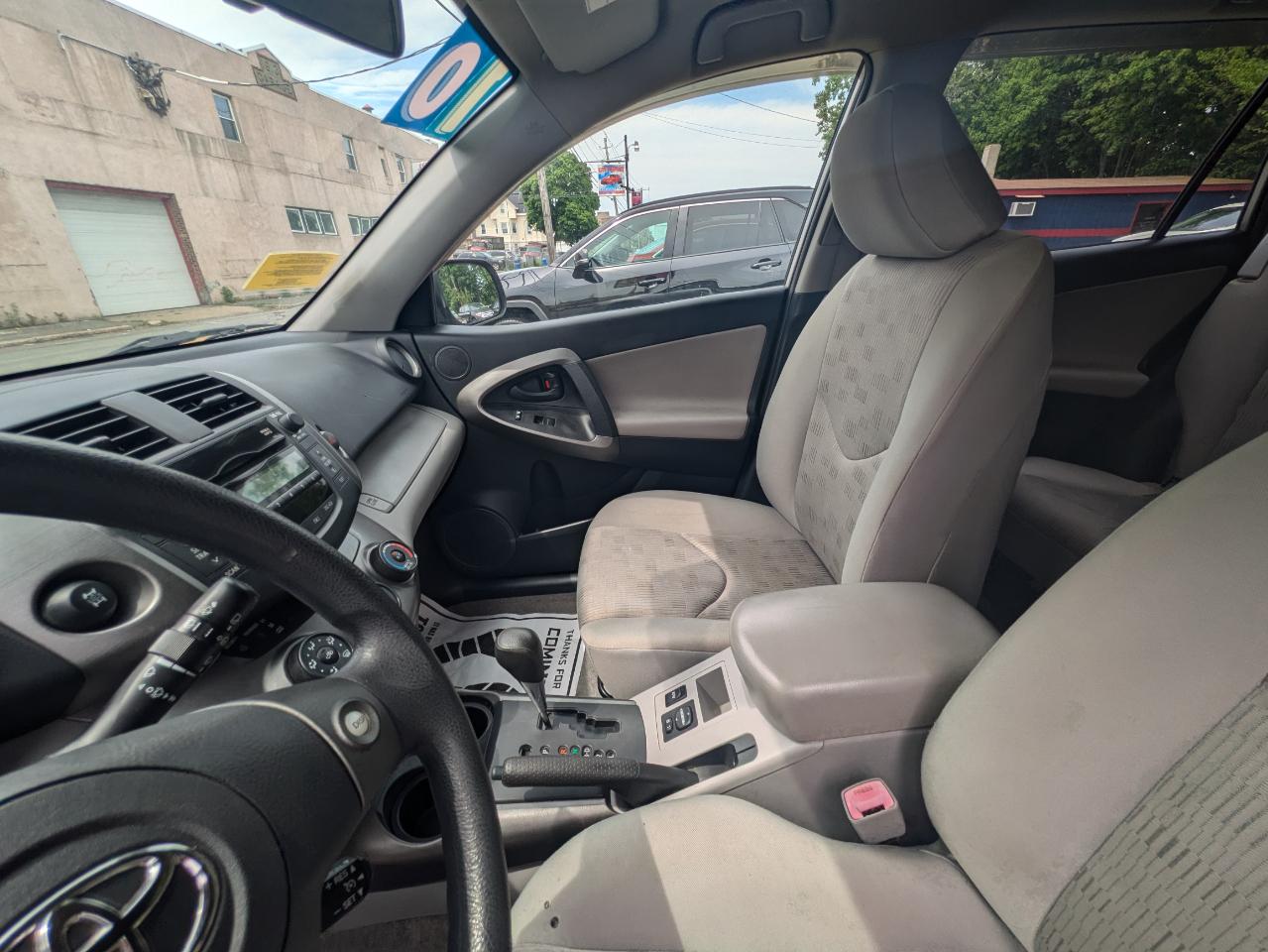 Toyota RAV4 4WD 4dr 4-cyl 4-Spd AT (Natl) 2010
