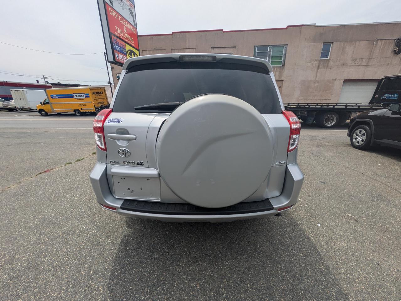 Toyota RAV4 4WD 4dr 4-cyl 4-Spd AT (Natl) 2010