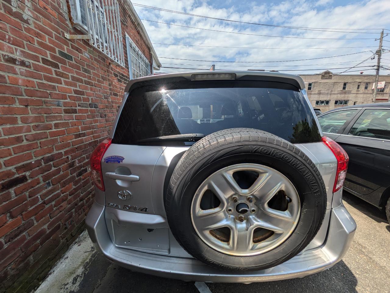 Toyota RAV4 2WD 4dr 4-cyl (Natl) 2007