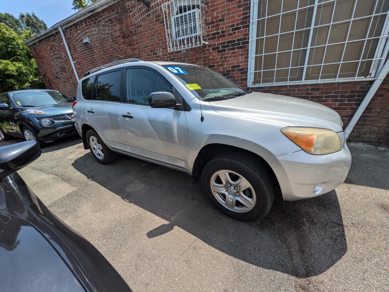 Toyota RAV4 2WD 4dr 4-cyl (Natl) 2007