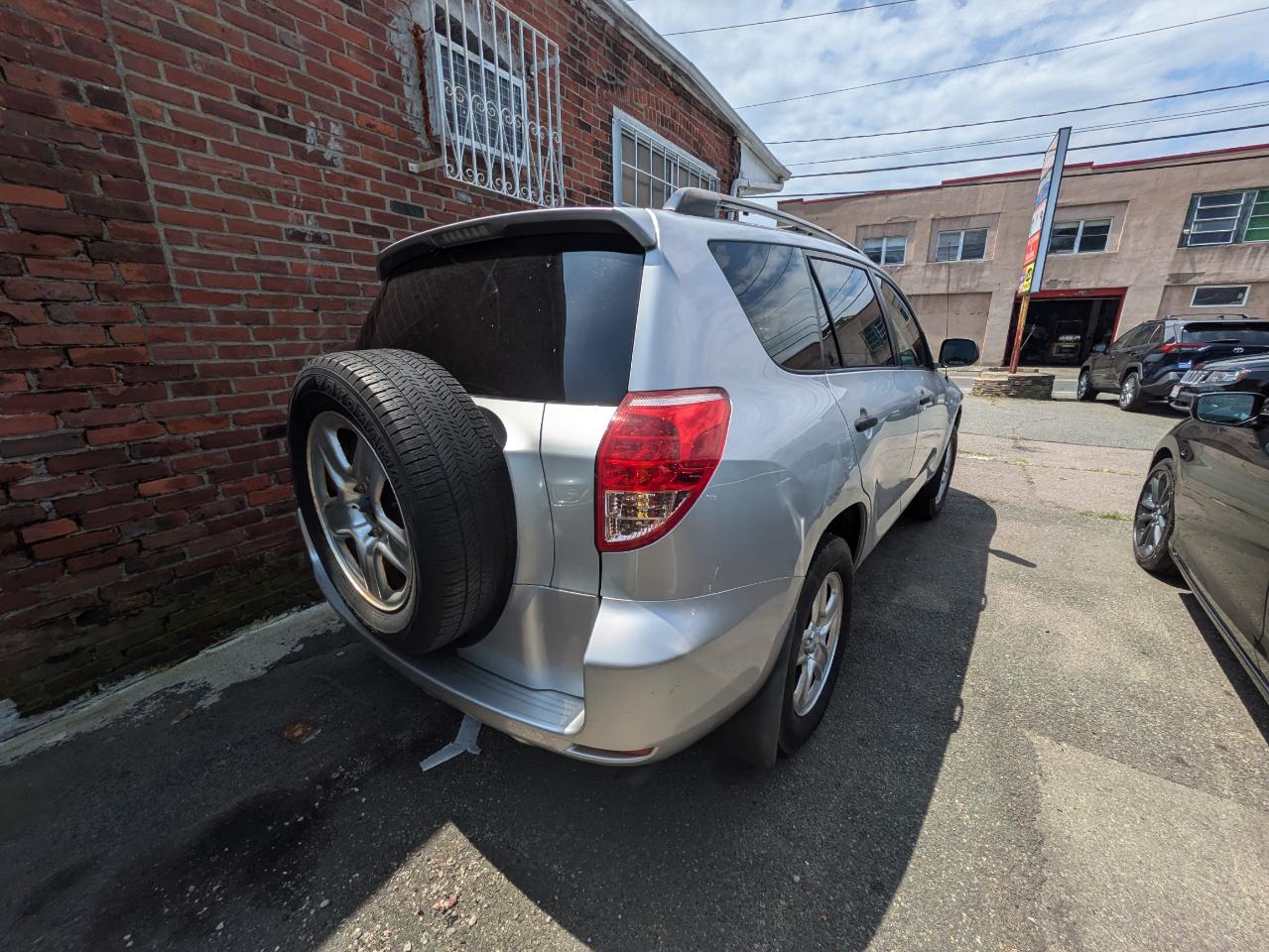 Toyota RAV4 2WD 4dr 4-cyl (Natl) 2007