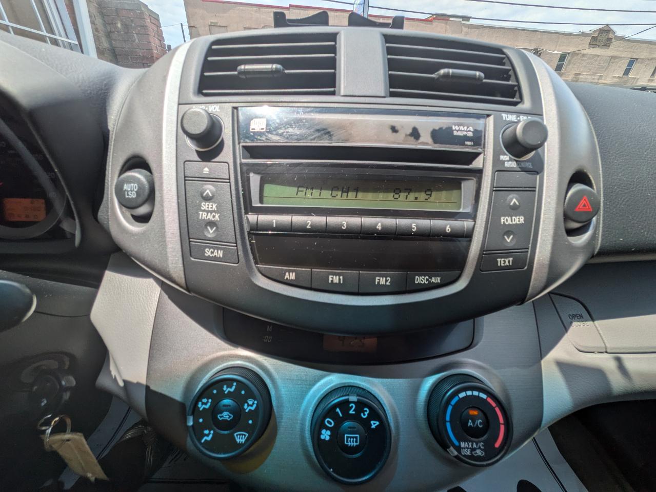 Toyota RAV4 2WD 4dr 4-cyl (Natl) 2007