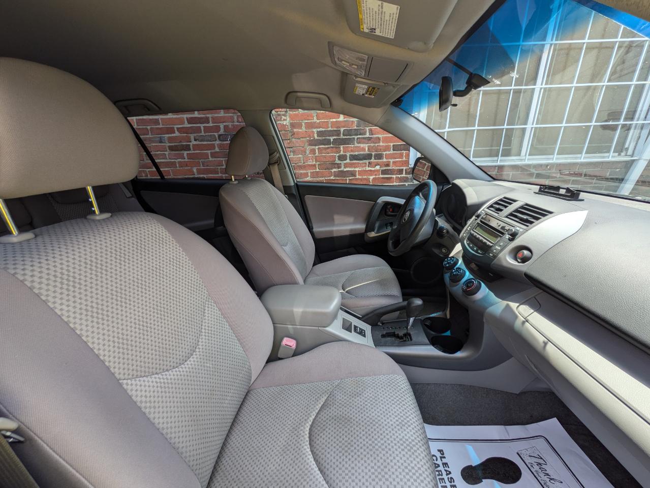 Toyota RAV4 2WD 4dr 4-cyl (Natl) 2007